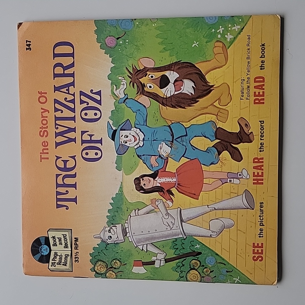 Disney The Wizard of Oz book with record Never used